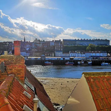 Caedmon Holiday home Whitby